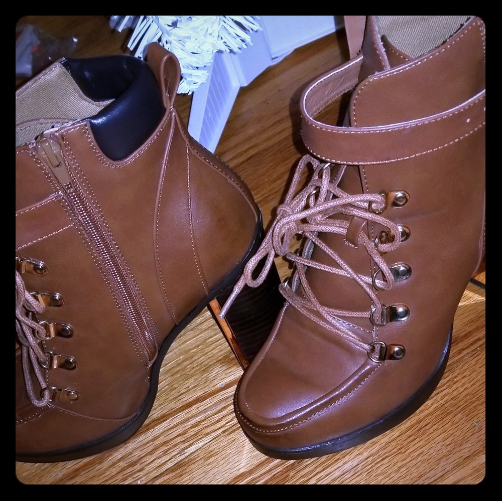 Booties Metallic Heel
